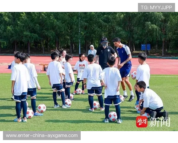 俱乐部青训营开放日吸引家长了解训练与发展路径,青训俱乐部怎么与学校合作 俱乐部青训营开放日吸引家长了解训练与发展路径,青训俱乐部怎么与学校合作