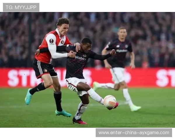 费耶诺德吉特鲁伊达本方禁区内拦截极坚决 费耶诺德吉特鲁伊达本方禁区内拦截极坚决